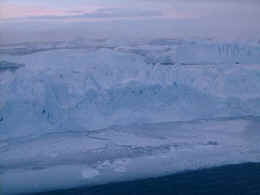 990129_Icebergs.jpg (21621 byte)